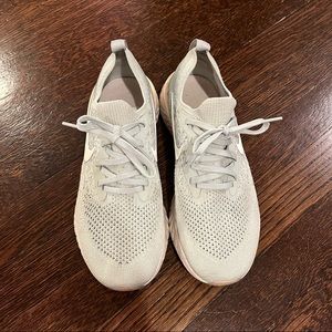 Epic React Flyknit Sneakers